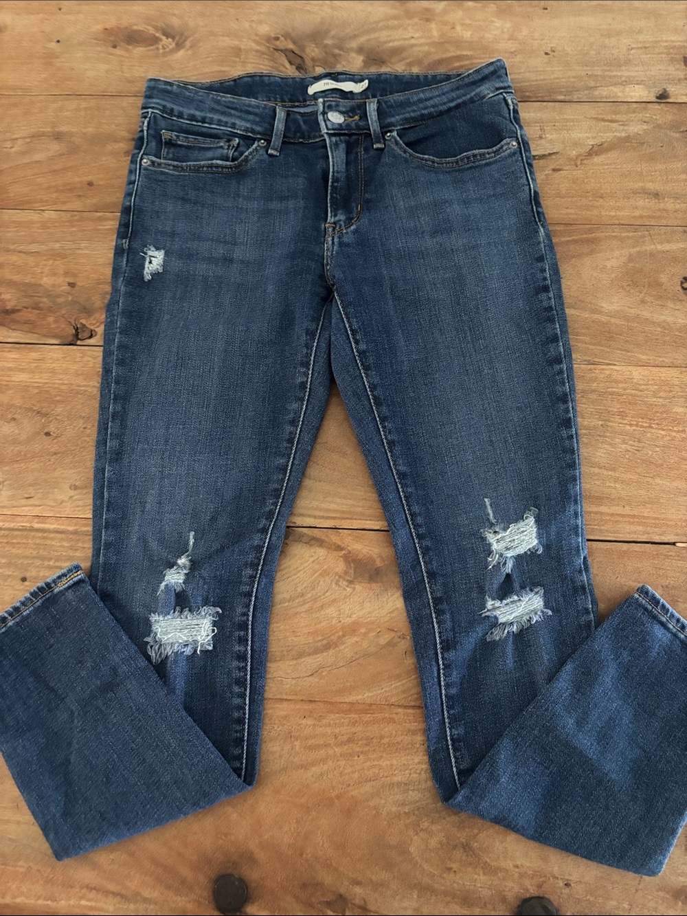 Levi's Women's Dark Blue Distressed Skinny Jeans Size 27